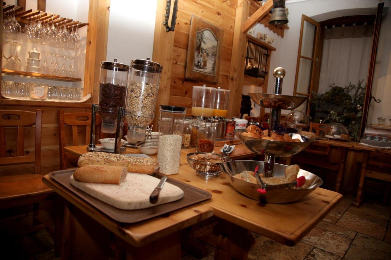 Briançon Hotel Restaurant De La Chaussee מראה חיצוני תמונה